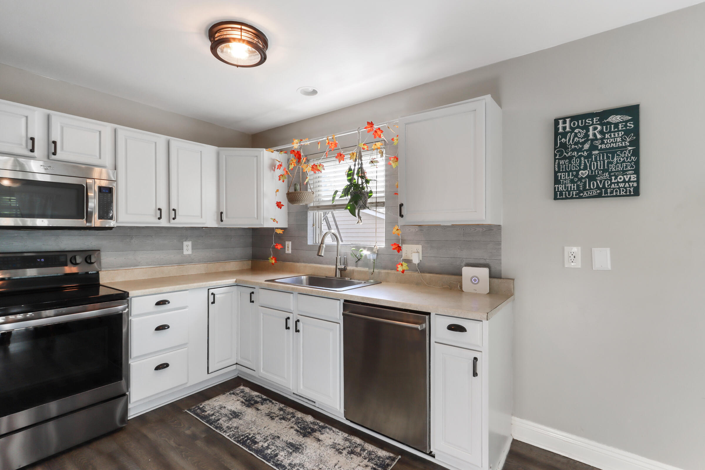 320 South 6th Street Delavan, WI 53115 - Photo 12 of 29 Kitchen