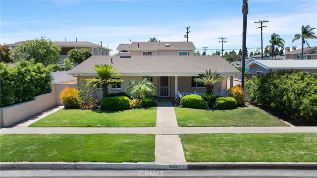 $4,400 | 1841 Lake Street, Huntington Beach, CA 92648
