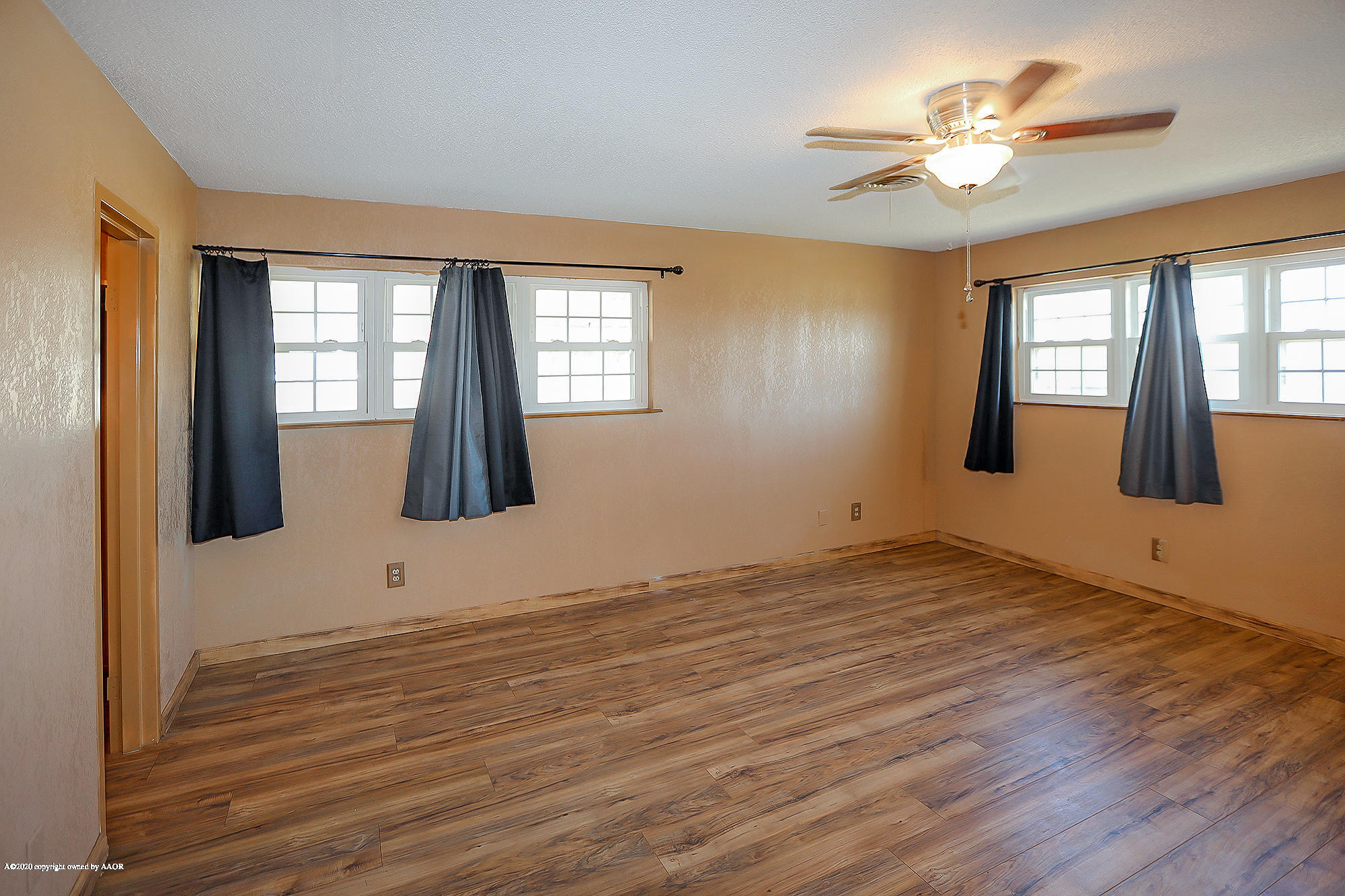 7730 Crawford Road Amarillo, TX 79108 - Photo 9 of 34 Master Bedroom