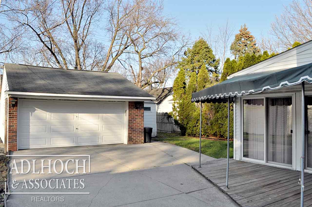 379 Ridgemont Road Grosse Pointe Farms, MI 48236 - Photo 14 of 16