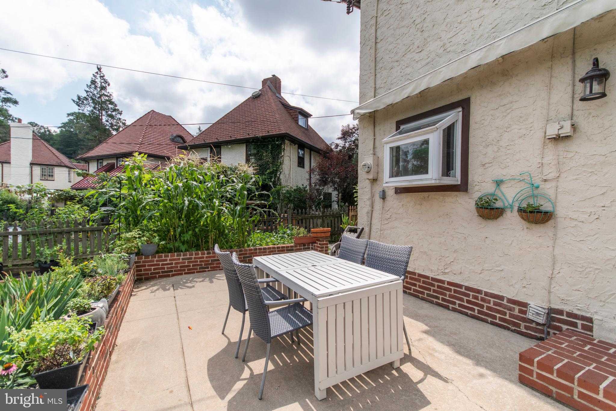 7 Windsor Circle Springfield, PA 19064 - Photo 22 of 26 Patio just outside kitchen