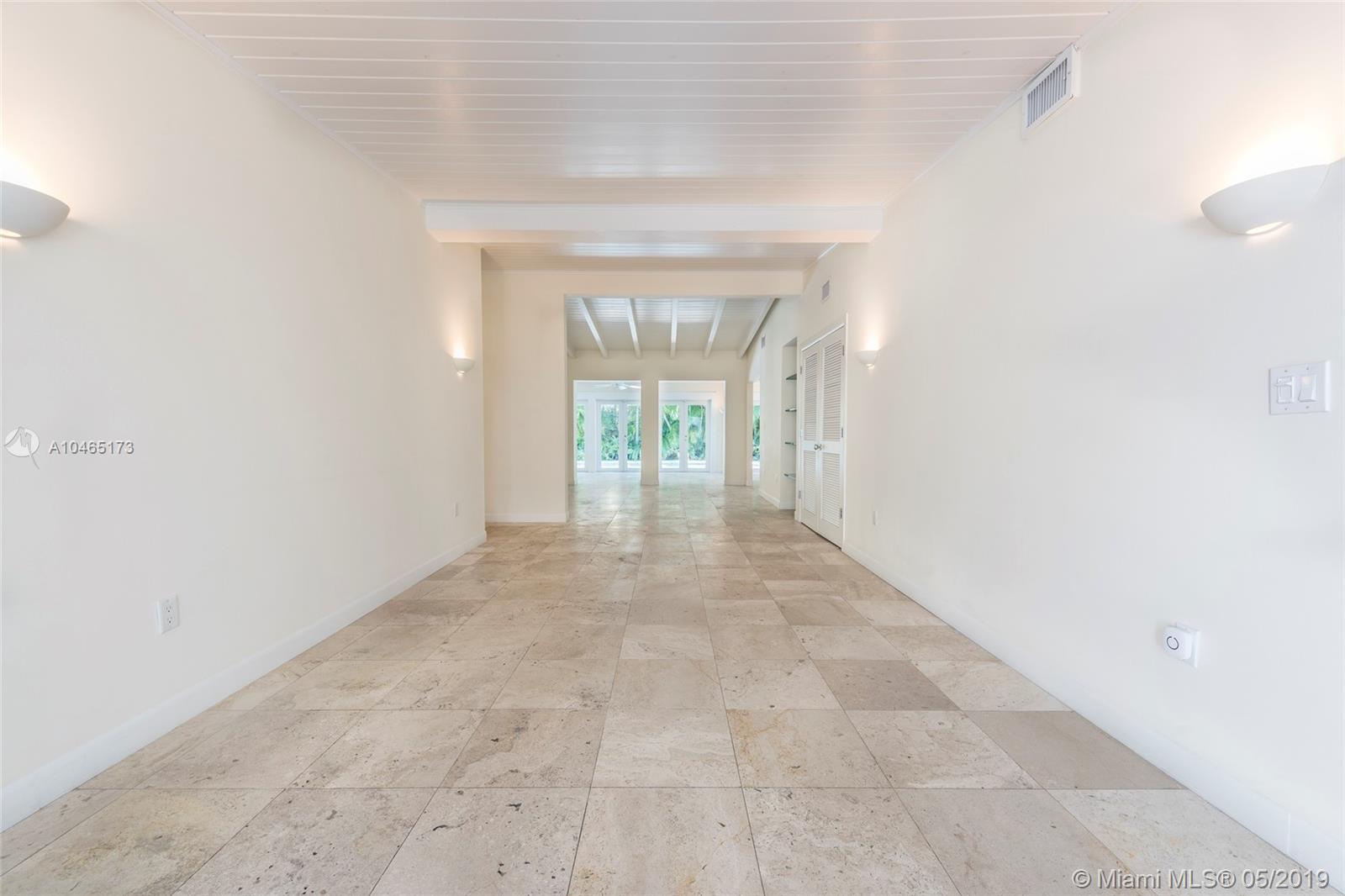 571 Harbor Drive Key Biscayne, FL 33149 - Photo 18 of 35 Foyer