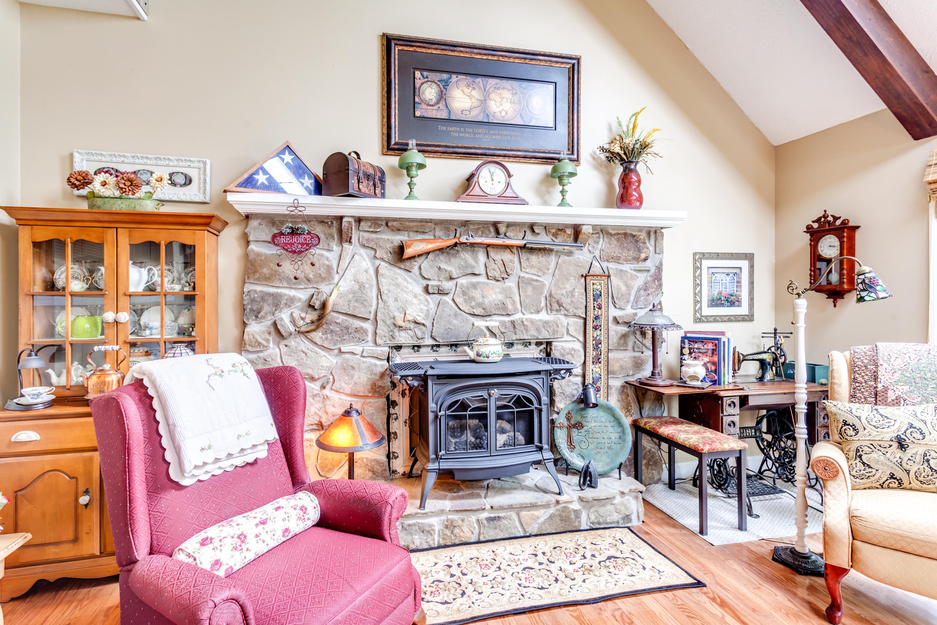 314 Chestnut Ridge Road Kingston, TN 37763 - Photo 15 of 31 Living Room