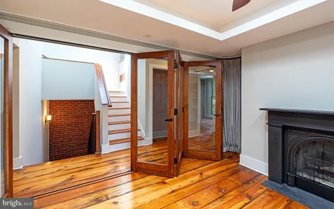 $7,995 | 325 D Street Southeast, Washington, DC 20003