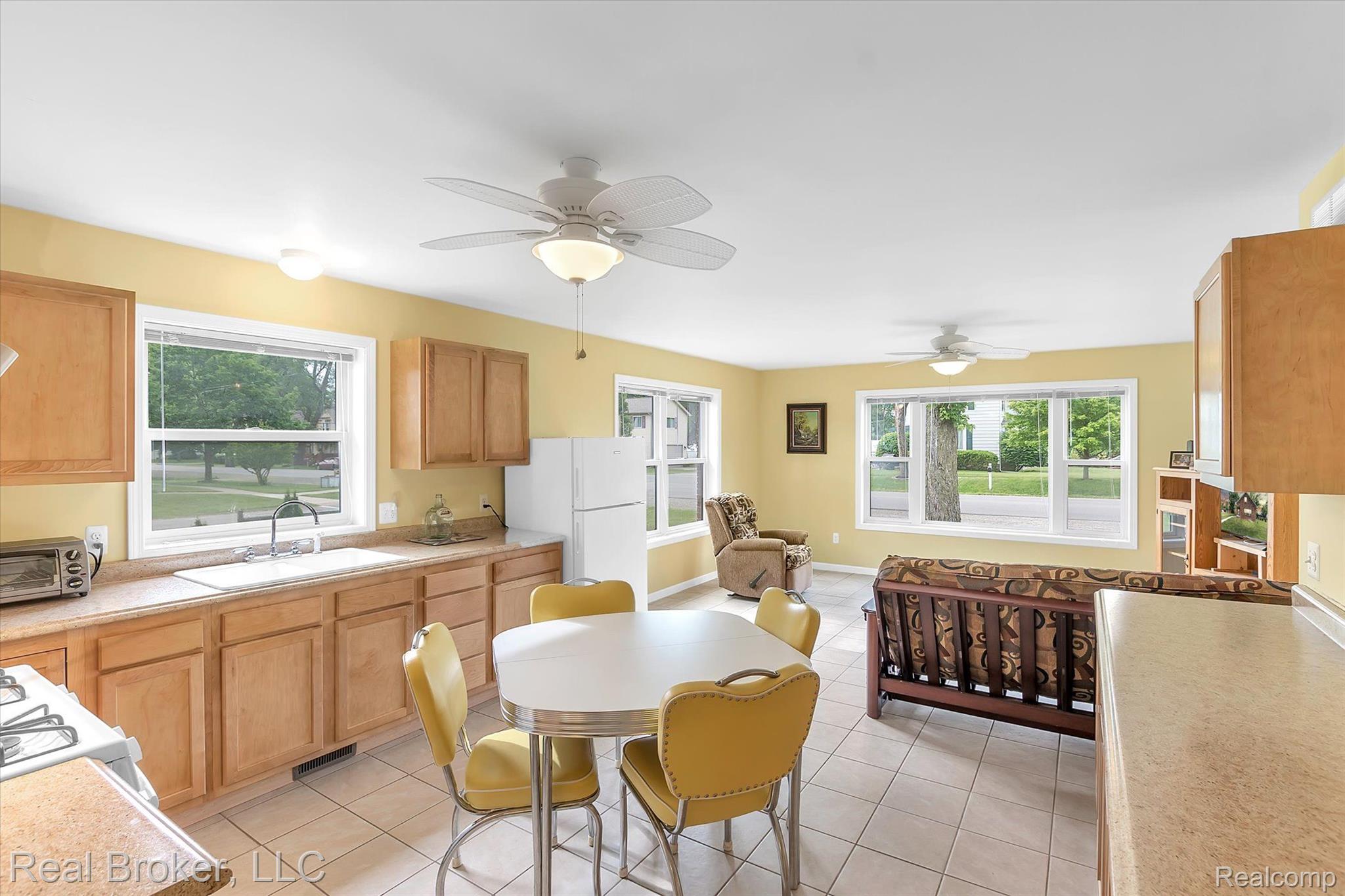 710 Monroe Street Carleton, MI 48117 - Photo 12 of 30 12