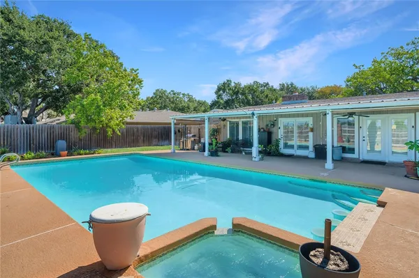 $499,900 | 53 Camden Place, Corpus Christi, TX 78412