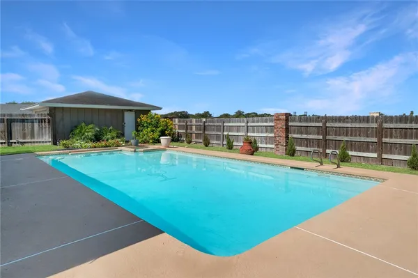 $499,900 | 53 Camden Place, Corpus Christi, TX 78412
