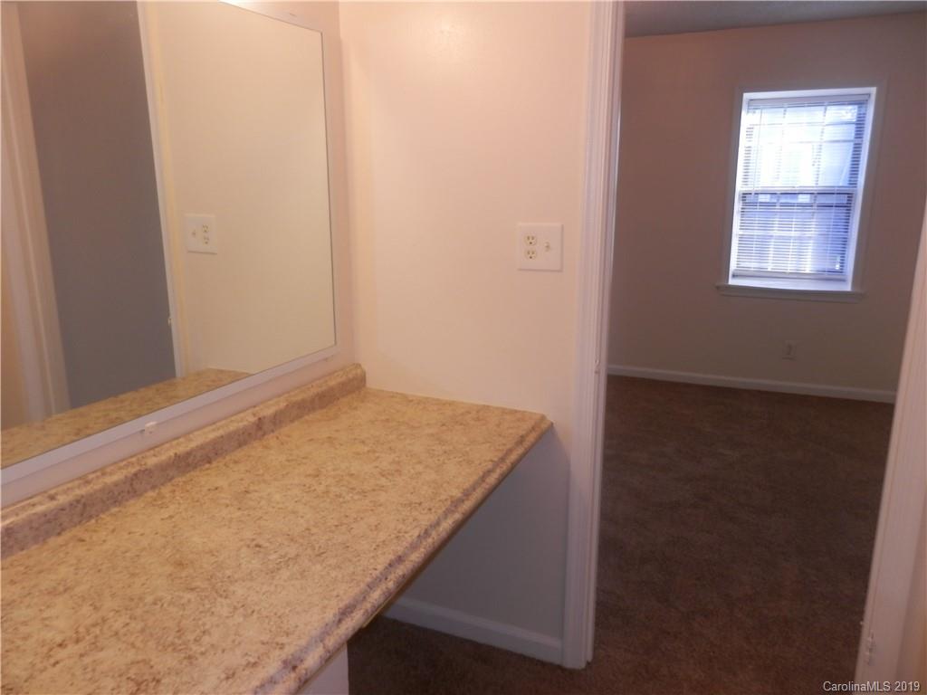 5821 Hunting Ridge Lane Charlotte, NC 28212 - Photo 14 of 17