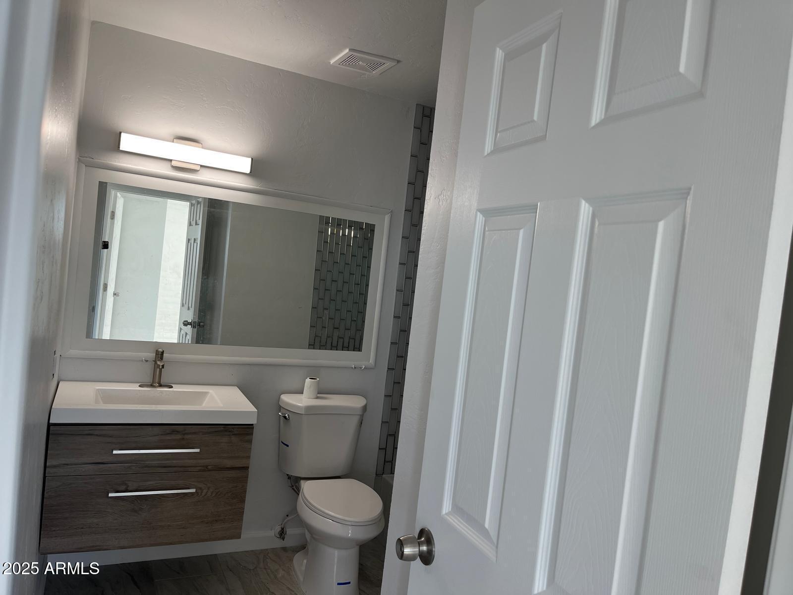 3789 West Michigan State Drive Douglas, AZ 85607 - Photo 11 of 14 Bathroom Hall