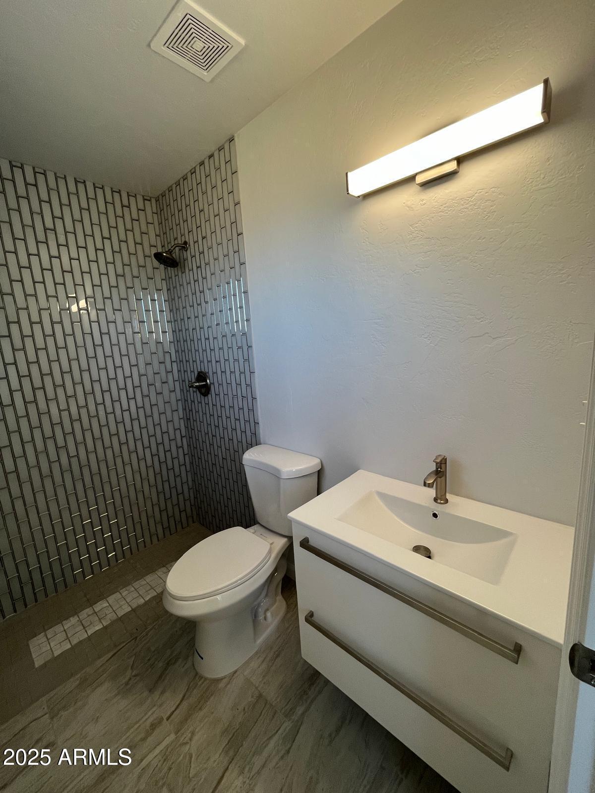 3789 West Michigan State Drive Douglas, AZ 85607 - Photo 13 of 14 Bathroom