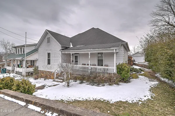 $165,000 | 1605 West Mary Street, Bristol, VA 24201