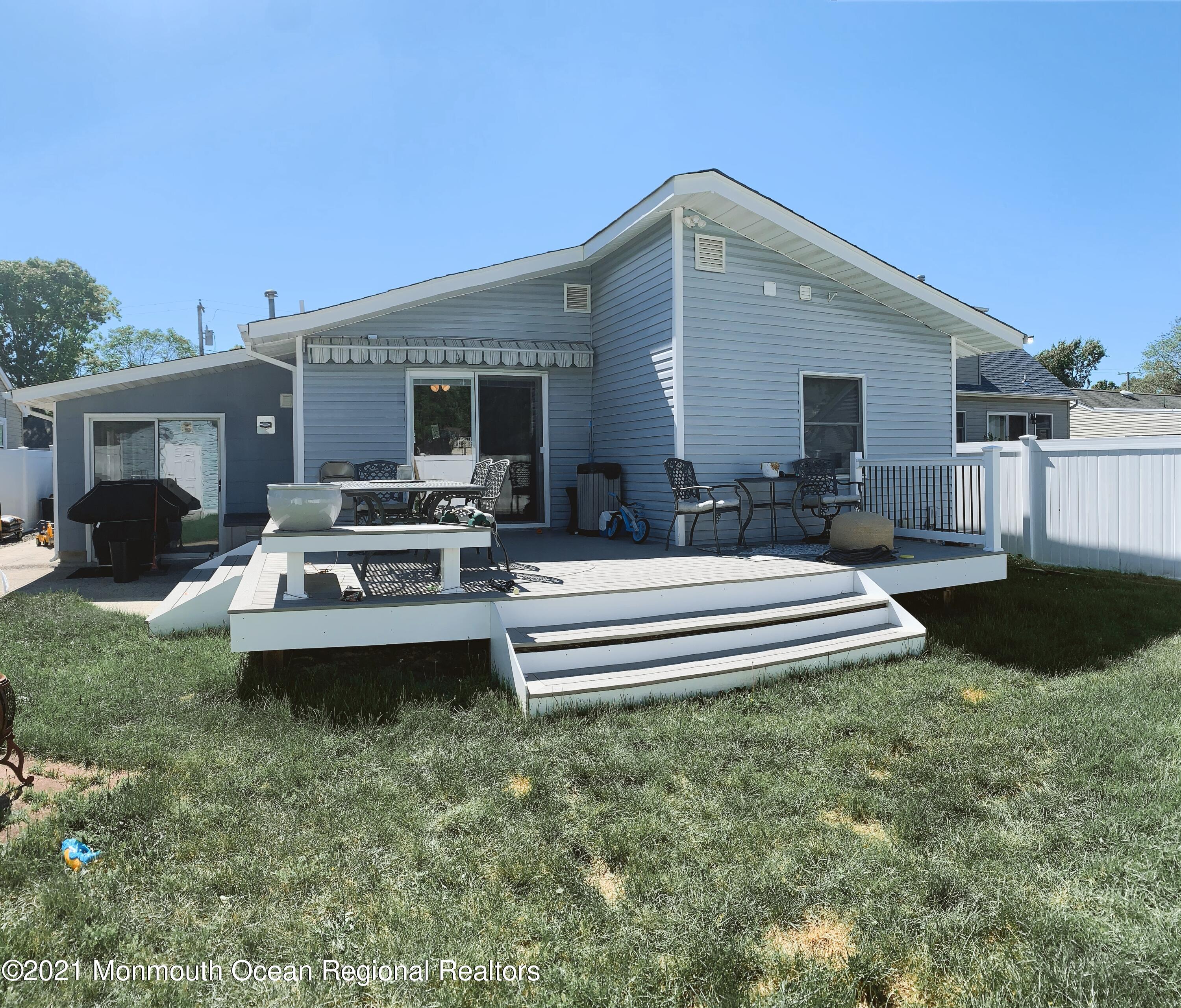 557 George Road Toms River, NJ 08753 - Photo 18 of 18 C7CFBA4B-CECD-40CA-B34B-2657914CF4F3.JPG