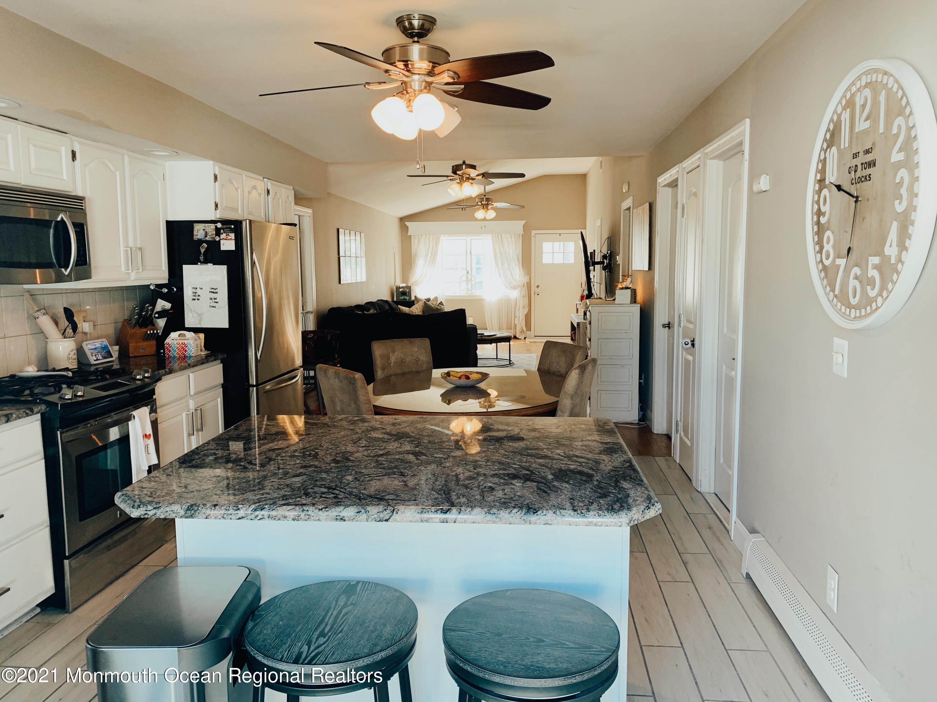 557 George Road Toms River, NJ 08753 - Photo 5 of 18 0D250708-48FD-47B9-BFB4-41CCF6F4DCDB.JPG
