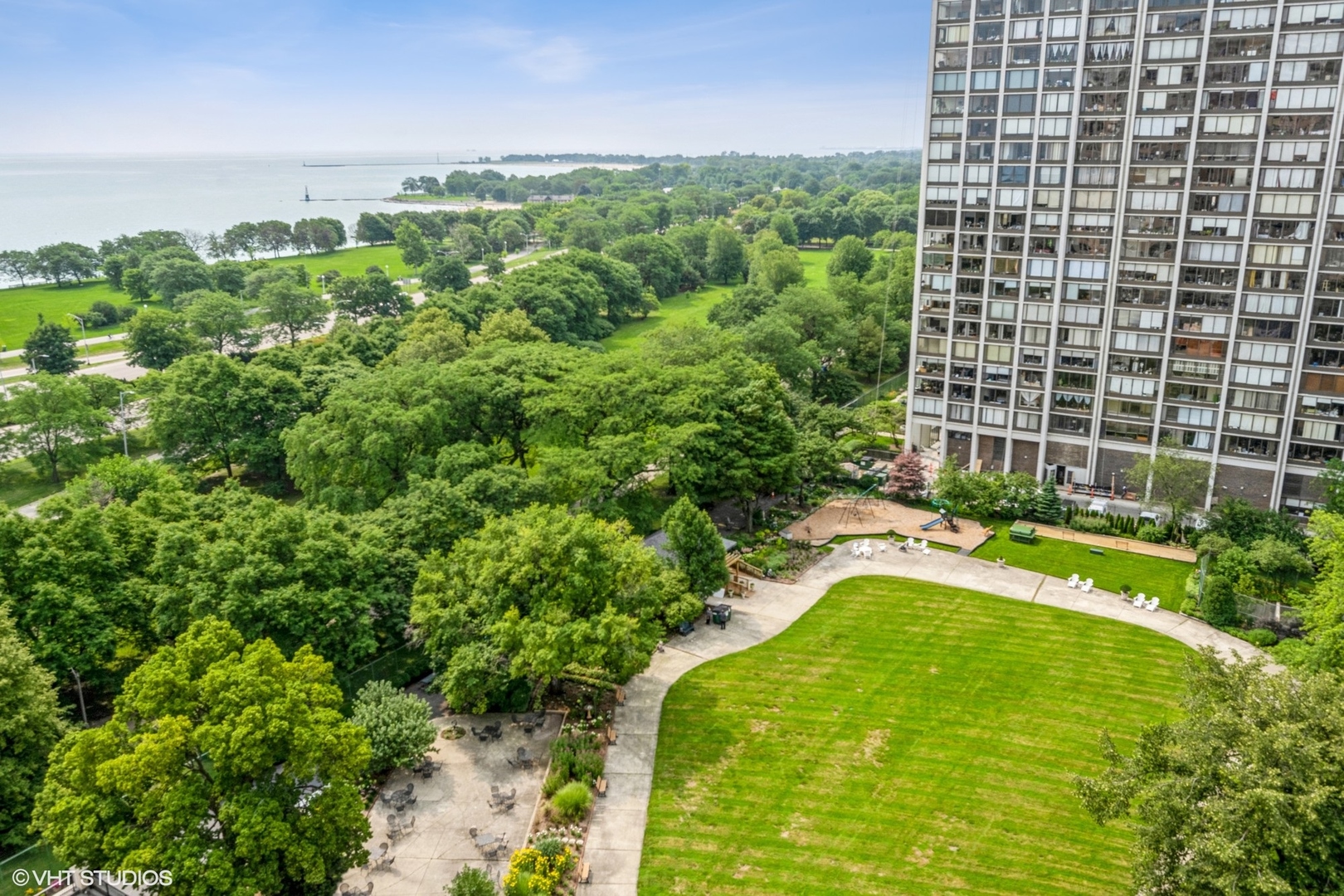 5555 North Sheridan Road, Unit 1206 Chicago, IL 60640 - Photo 4 of 15