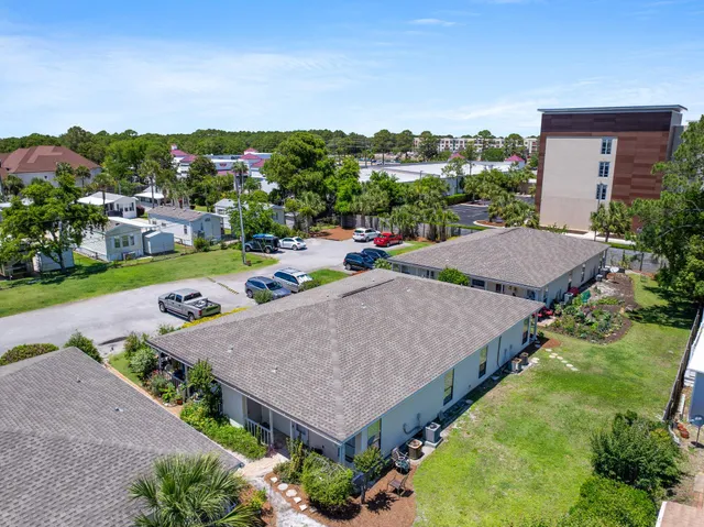 an aerial view of a house having outdoor space patio and mountain view
