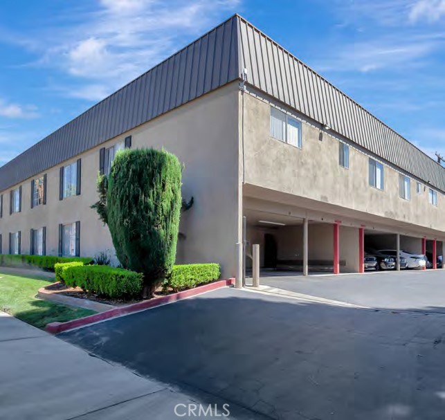 1480 Seventh Street Riverside, CA 92507 - Photo 5 of 7 a view of a house with a yard