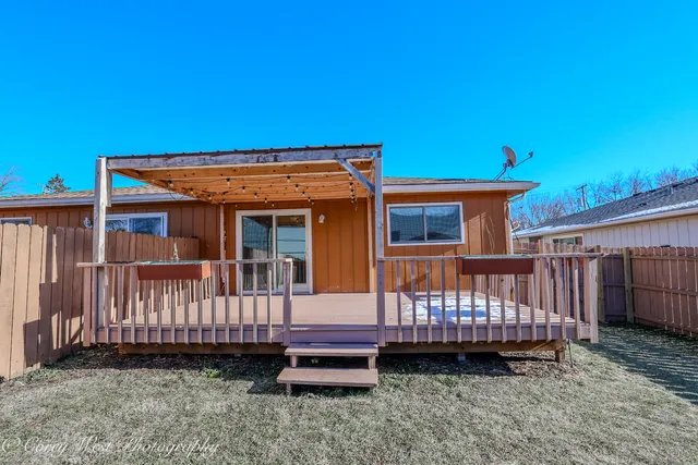 $289,000 | 115 South Van Nortwick Avenue, Batavia, IL 60510