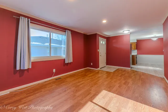 $289,000 | 115 South Van Nortwick Avenue, Batavia, IL 60510