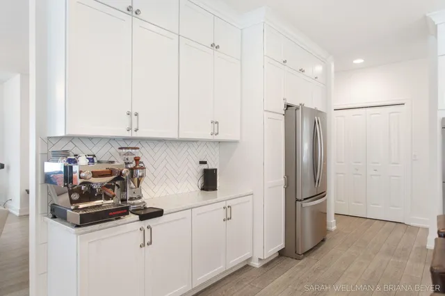 $950,000 | 2009 West Lakewood Boulevard, Holland, MI 49424