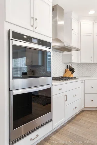 $950,000 | 2009 West Lakewood Boulevard, Holland, MI 49424