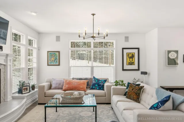 $950,000 | 2009 West Lakewood Boulevard, Holland, MI 49424