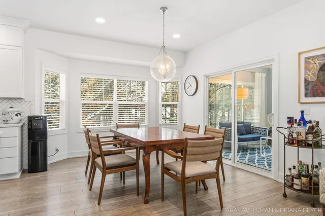 $950,000 | 2009 West Lakewood Boulevard, Holland, MI 49424