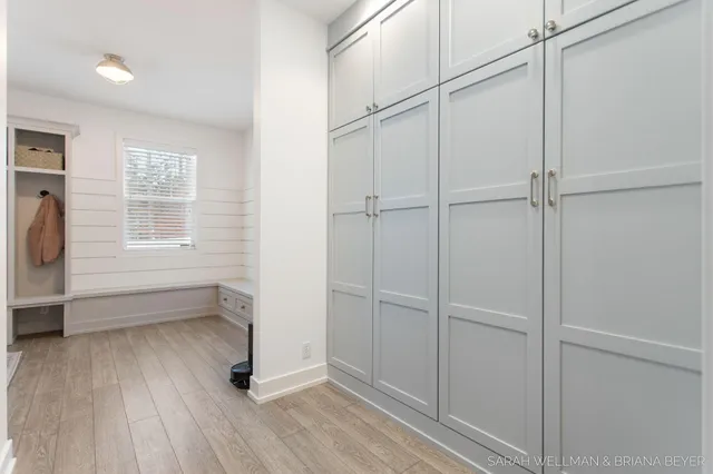 $950,000 | 2009 West Lakewood Boulevard, Holland, MI 49424