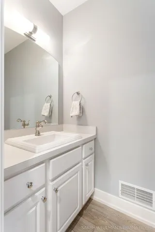 $950,000 | 2009 West Lakewood Boulevard, Holland, MI 49424