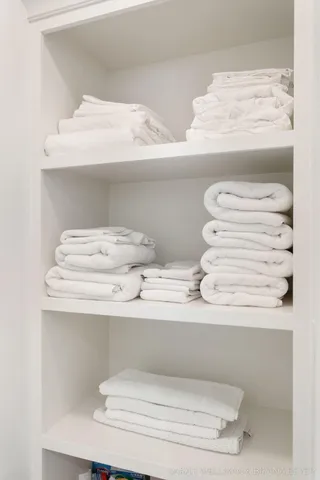 $950,000 | 2009 West Lakewood Boulevard, Holland, MI 49424