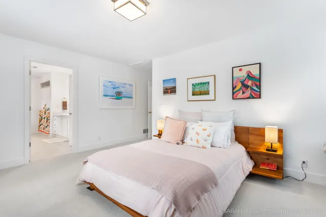 $950,000 | 2009 West Lakewood Boulevard, Holland, MI 49424