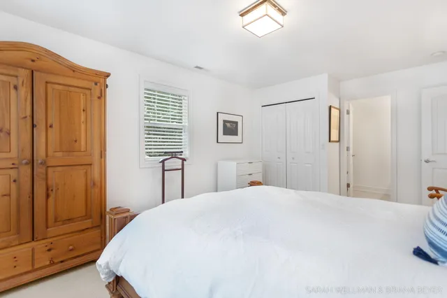 $950,000 | 2009 West Lakewood Boulevard, Holland, MI 49424