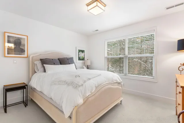 $950,000 | 2009 West Lakewood Boulevard, Holland, MI 49424