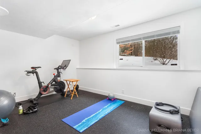 $950,000 | 2009 West Lakewood Boulevard, Holland, MI 49424