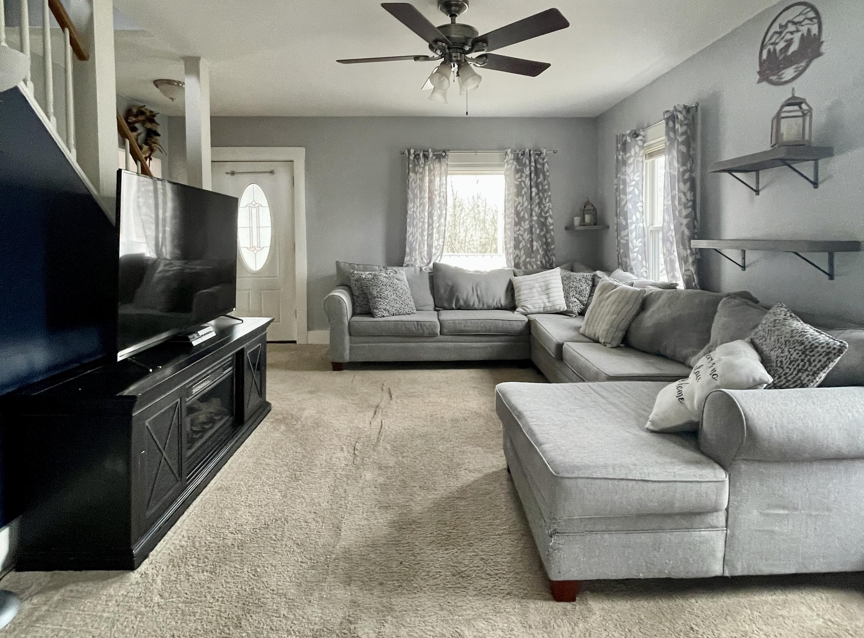 2047 Hotel Road Auburn, ME 04210 - Photo 12 of 44 Living Room