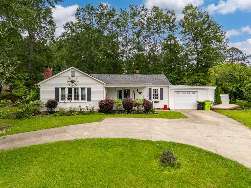 206 Mountainview Road Landrum, SC 29356 - Photo 4 of 47