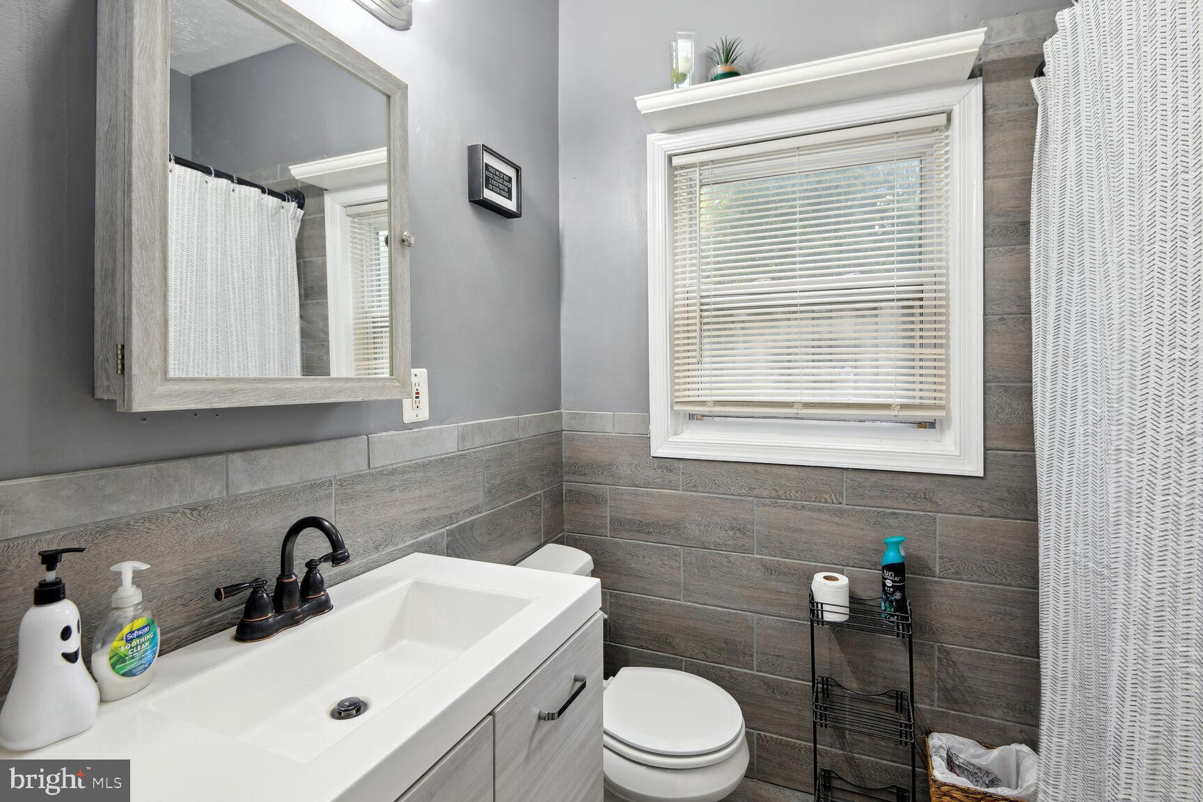 3516 Oak Drive Edgewater, MD 21037 - Photo 6 of 25