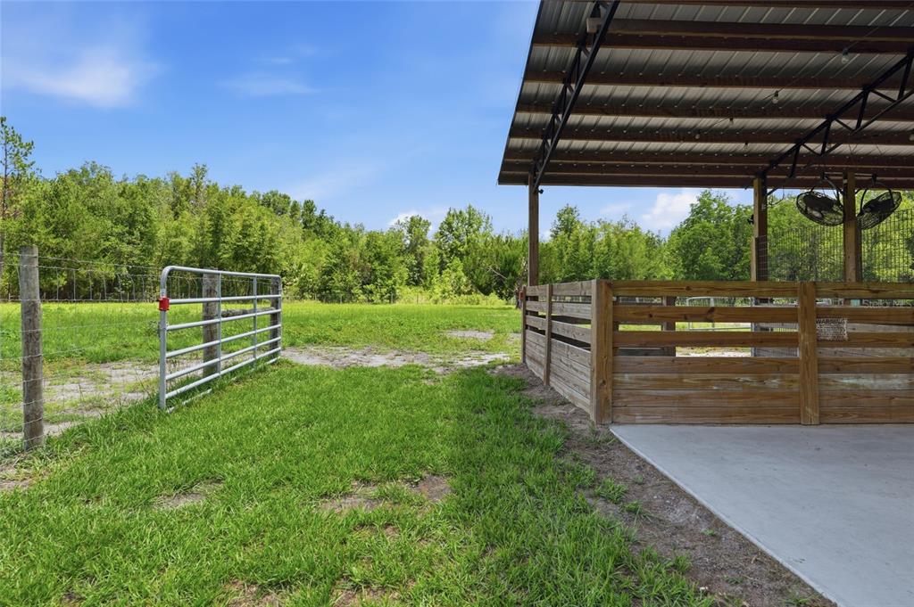 4889 Southwest 35th Trail Bell, FL 32619 - Photo 31 of 45
