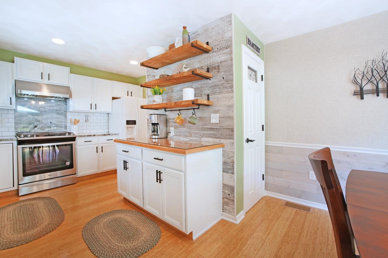 8 Royal Lane, Unit 22 Raymond, NH 03077 - Photo 14 of 60
