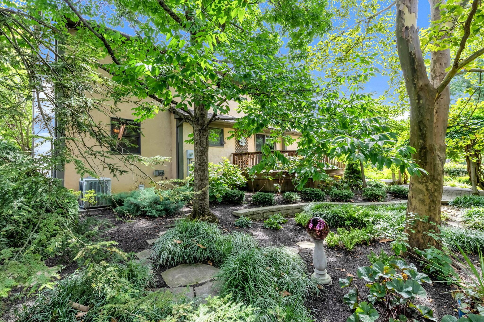 1161 Riva Ridge Boulevard Columbus, OH 43230 - Photo 55 of 60 BEAUTIFULLY LANDSCAPED BACKYARD