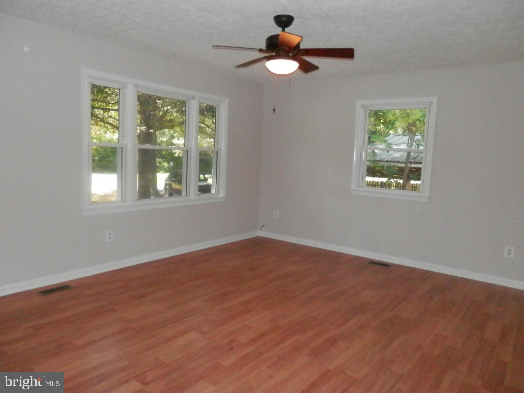 7931 Black Walnut Run Road Rhoadesville, VA 22542 - Photo 2 of 28 Living Room