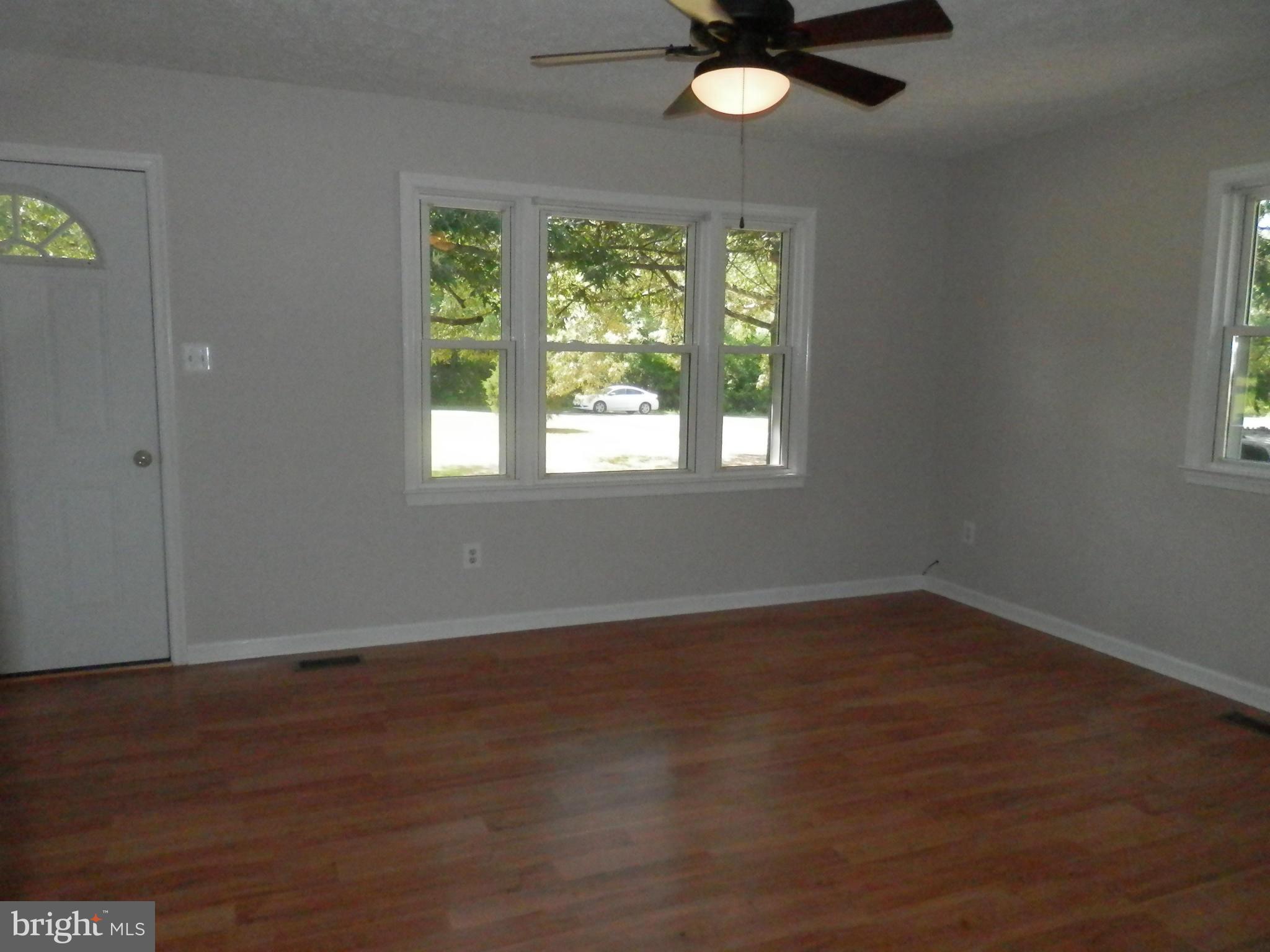 7931 Black Walnut Run Road Rhoadesville, VA 22542 - Photo 17 of 28 Living Room