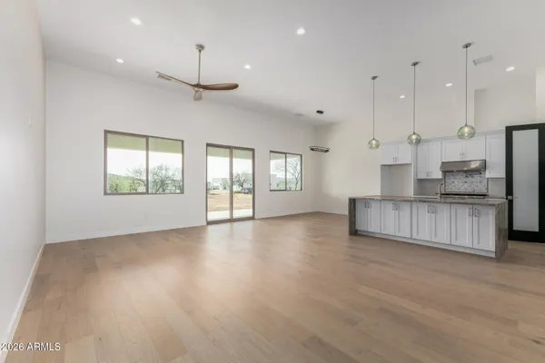 $4,250 | 44713 North 3rd Street, New River, AZ 85087