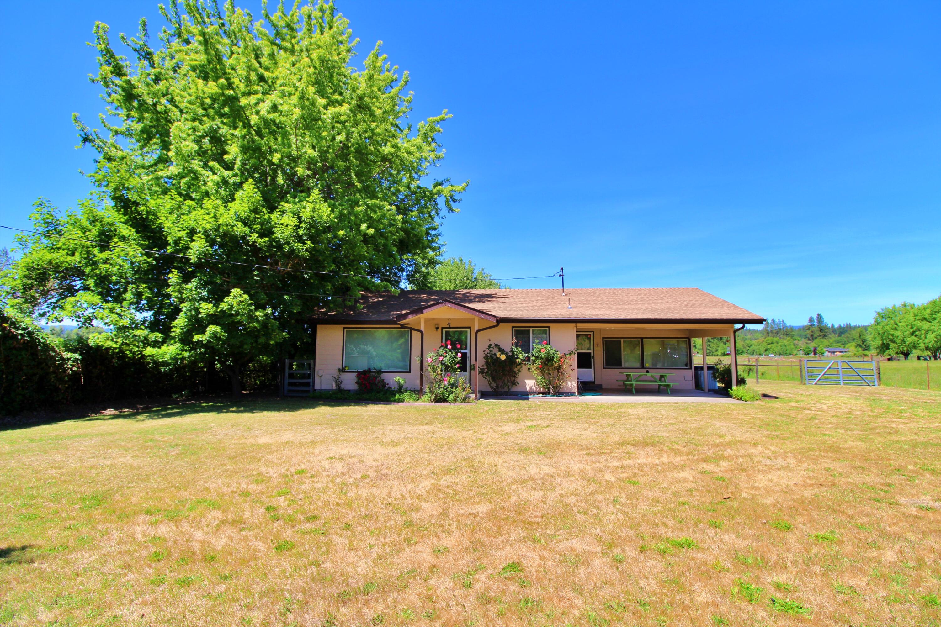 4888 Jerome Prairie Road Grants Pass, OR 97527 - Photo 2 of 35 Home