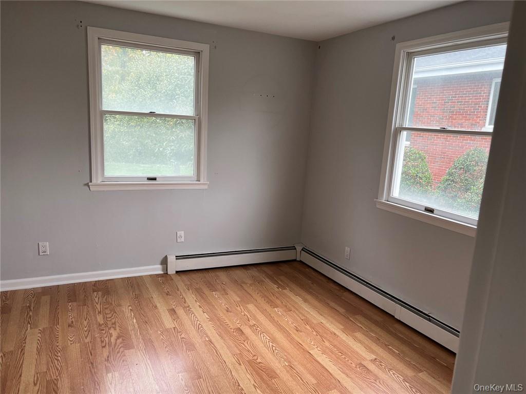 39 Wilmot Road, Unit 1 Scarsdale, NY 10583 - Photo 14 of 18 an empty room with a window