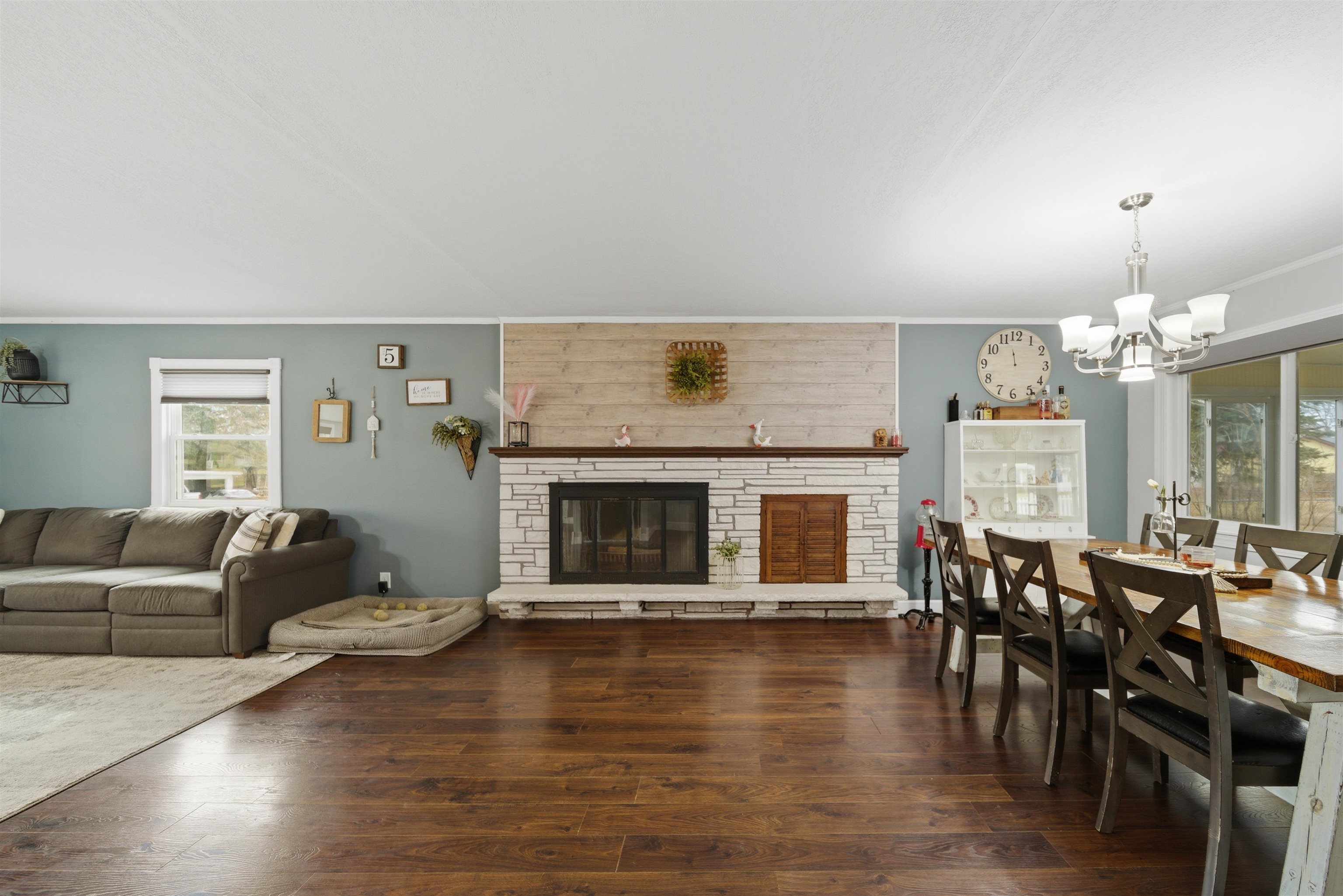 923 Institute Boulevard Dixon, IL 61021 - Photo 14 of 37