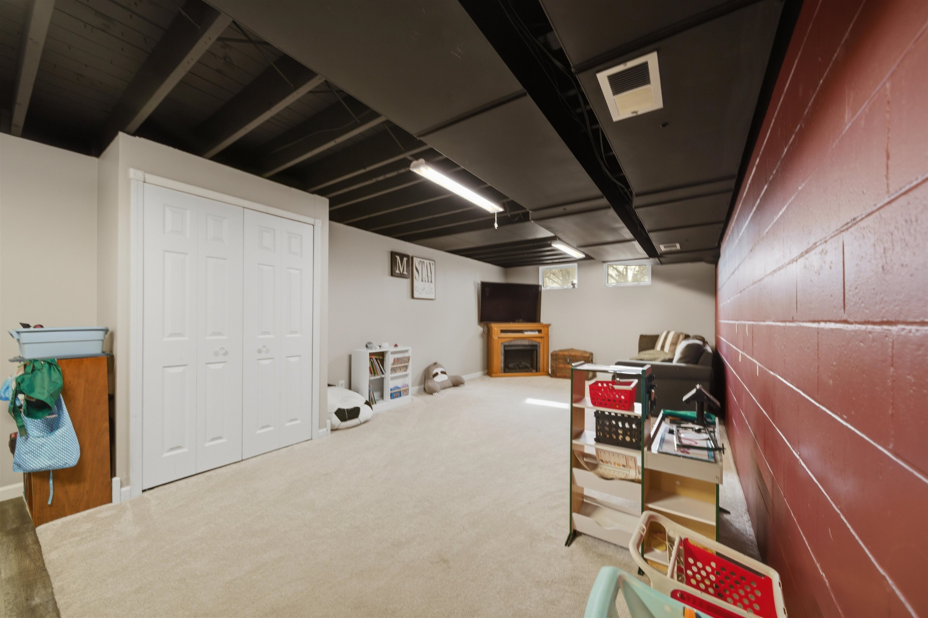 923 Institute Boulevard Dixon, IL 61021 - Photo 28 of 37