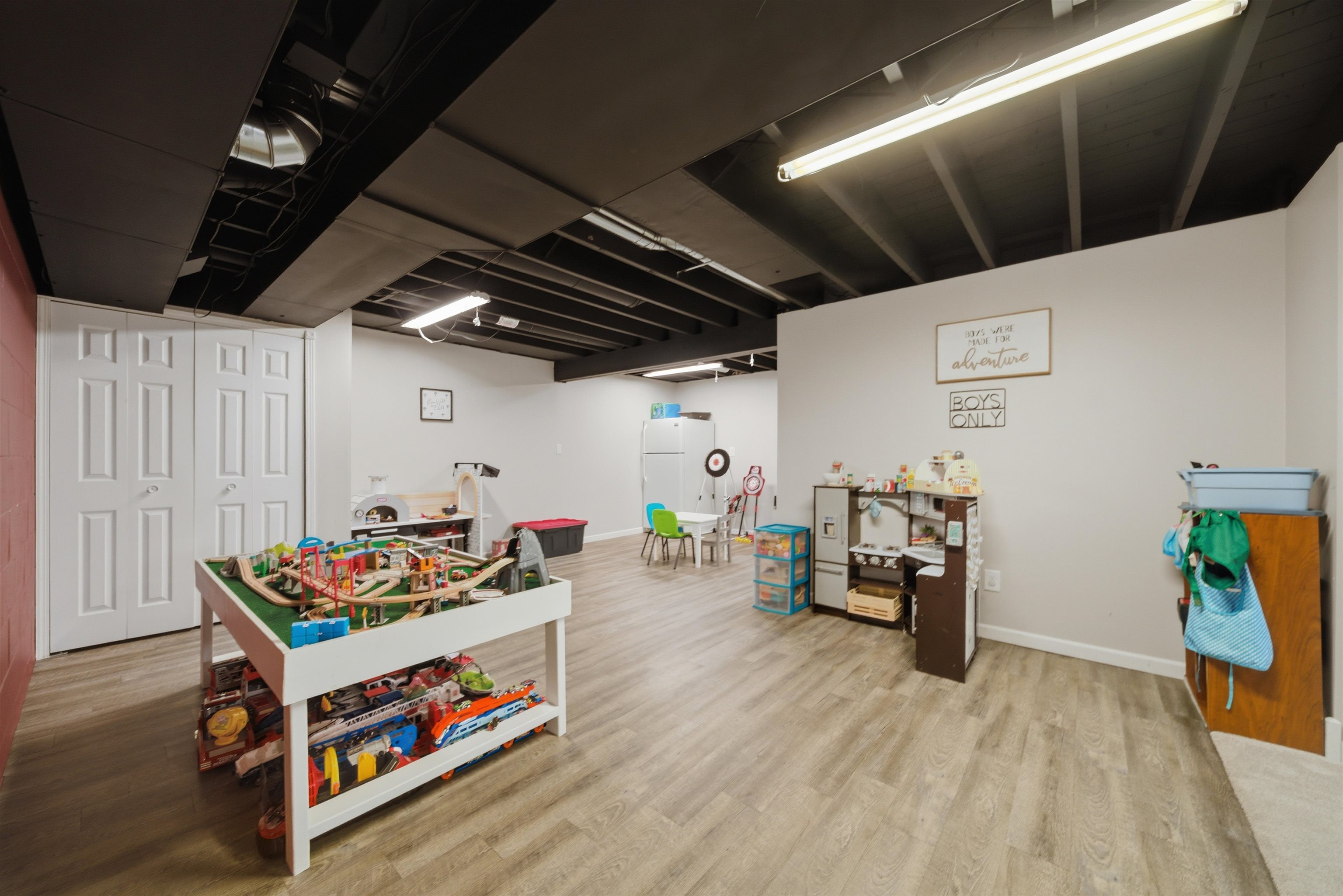 923 Institute Boulevard Dixon, IL 61021 - Photo 29 of 37