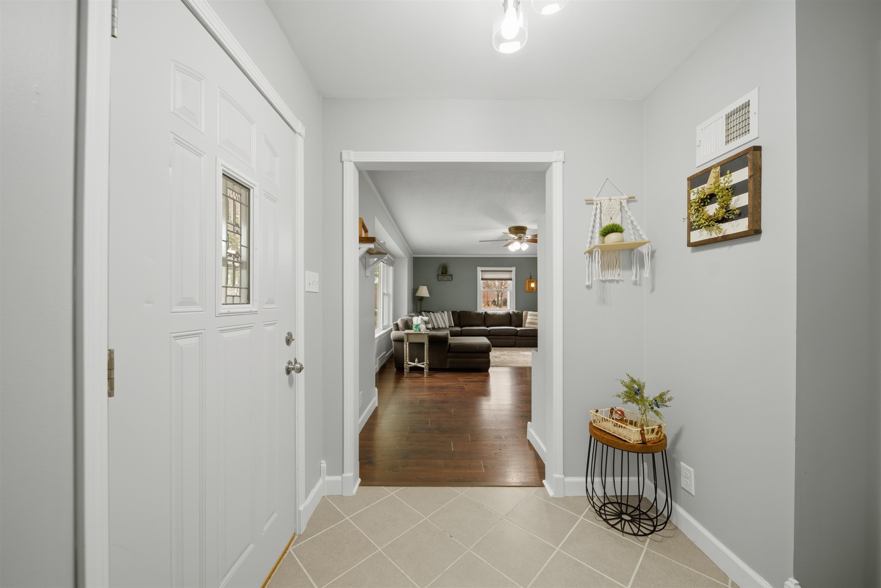 923 Institute Boulevard Dixon, IL 61021 - Photo 8 of 37