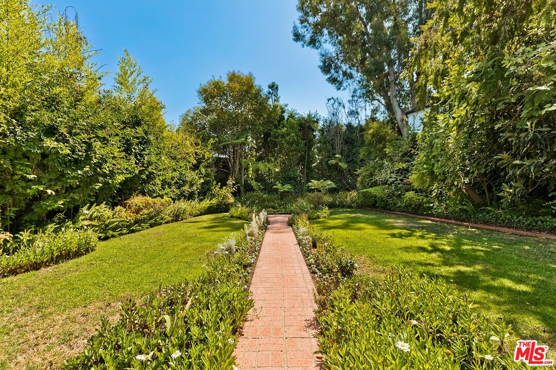 10422 Sunset Boulevard Los Angeles, CA 90077 - Photo 2 of 39