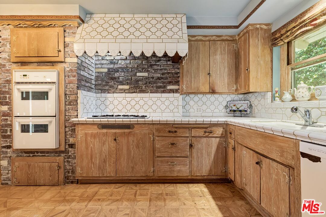 10422 Sunset Boulevard Los Angeles, CA 90077 - Photo 21 of 39